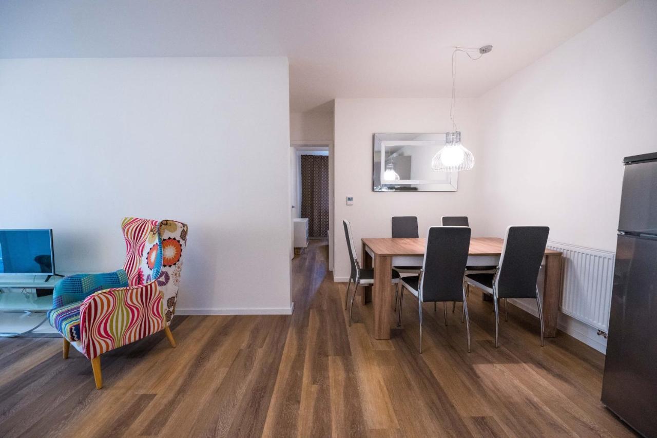 Bein Apartment With Parking ブルノ エクステリア 写真
