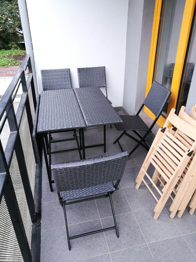 Bein Apartment With Parking ブルノ エクステリア 写真